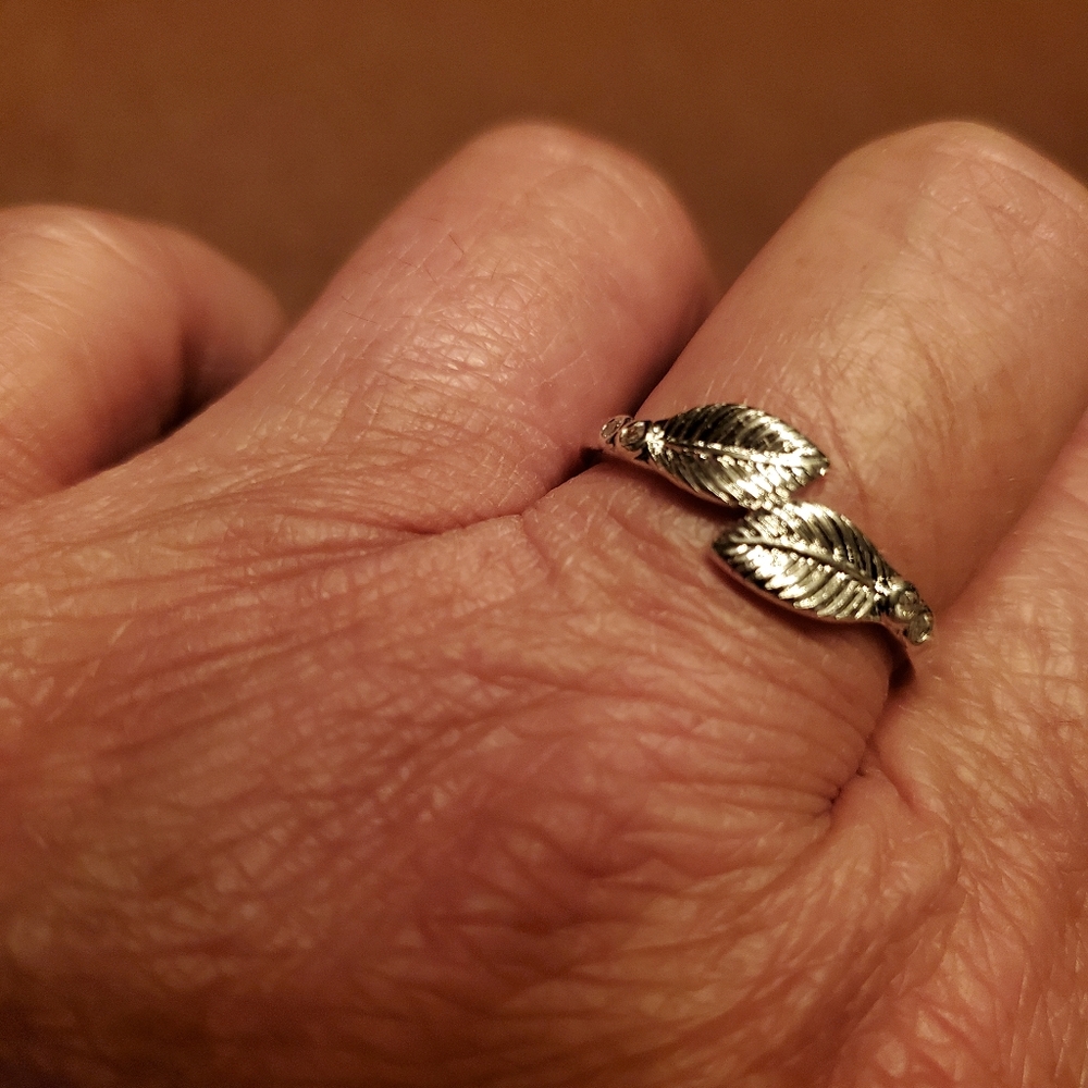 Womens ring - Picture 2 of 3